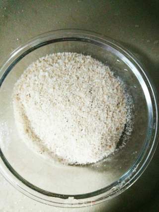 自制虾皮粉的做法步骤：4