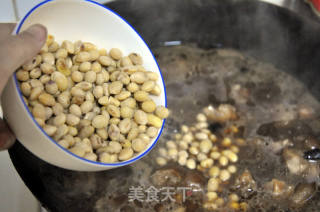 【四川】黄豆烧猪蹄的做法步骤：8
