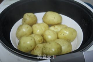 超简单易做香烤小土豆的做法步骤：3