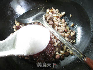 肉末花生米香菇酱 的做法步骤：9