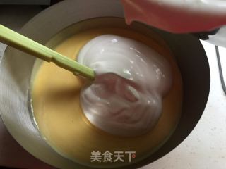 #第四届烘焙大赛暨爱吃节#抹茶红豆白巧慕斯的做法步骤：7
