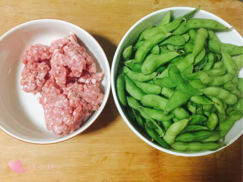 雪菜毛豆炒肉末的做法步骤：1