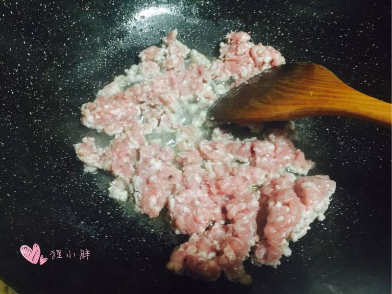 雪菜毛豆炒肉末的做法步骤：7