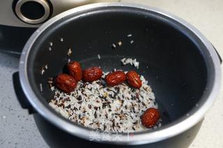 黑米红枣饭的做法步骤：3