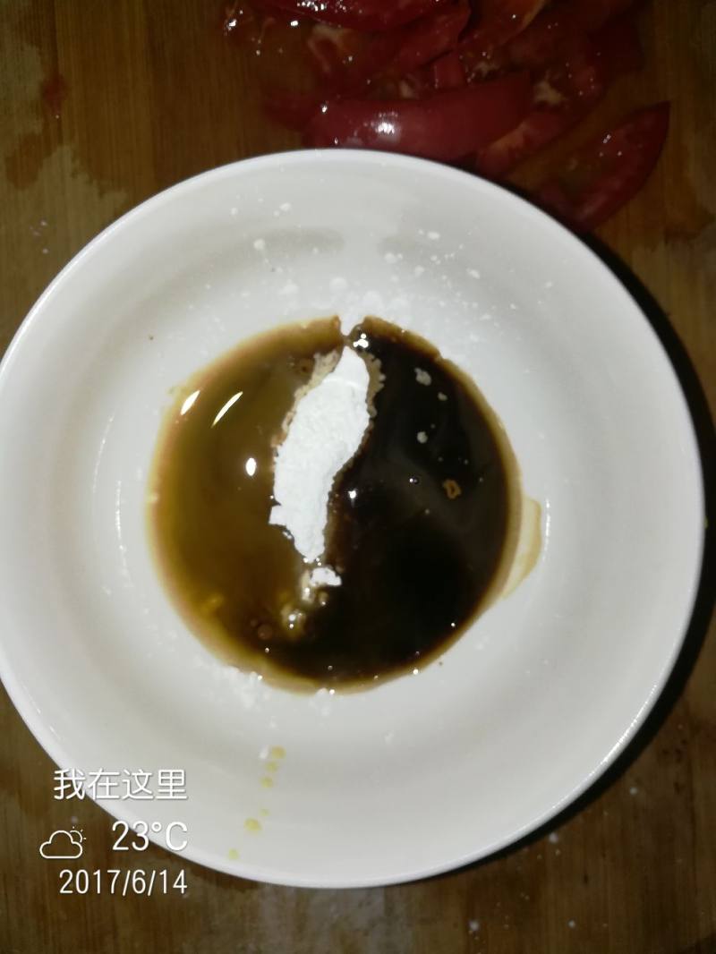 西红柿烧茄子的做法步骤：1