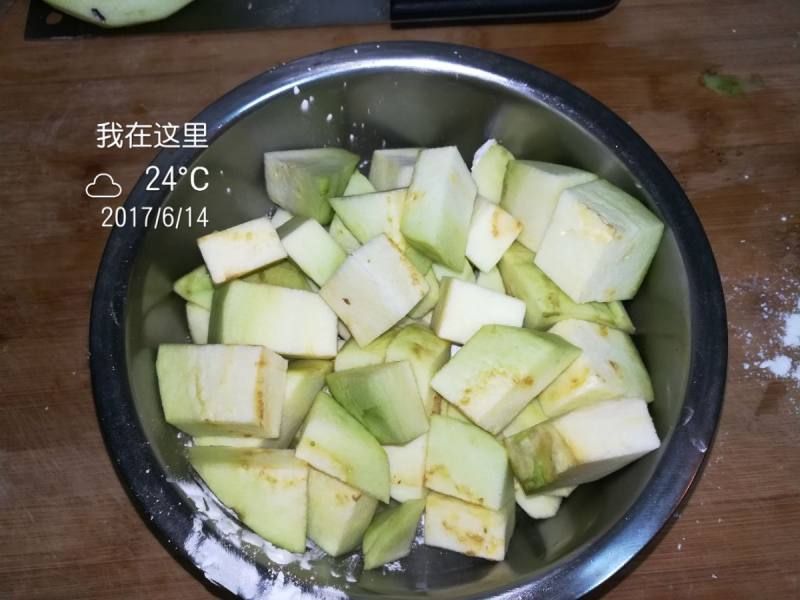 西红柿烧茄子的做法步骤：2