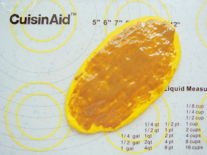 南瓜芝麻面包卷的做法步骤：8