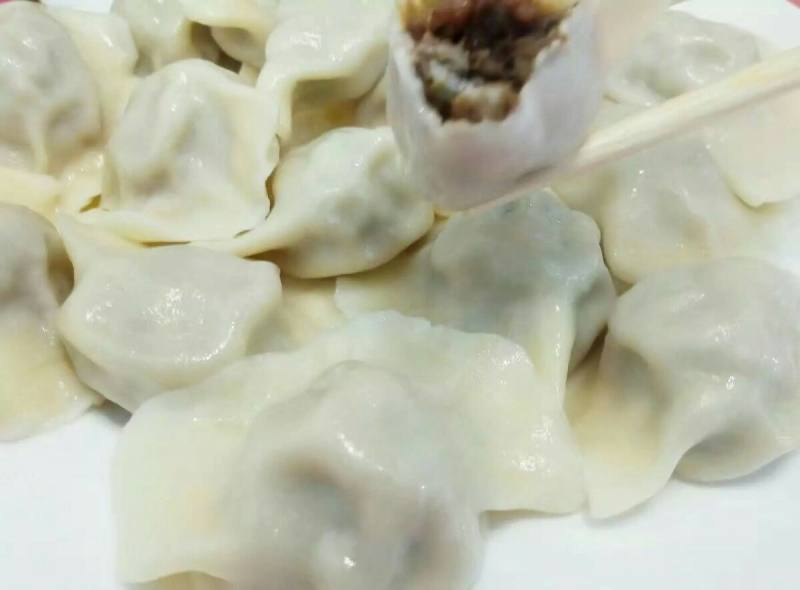 鱼太牛虾爬子水饺的做法步骤：5