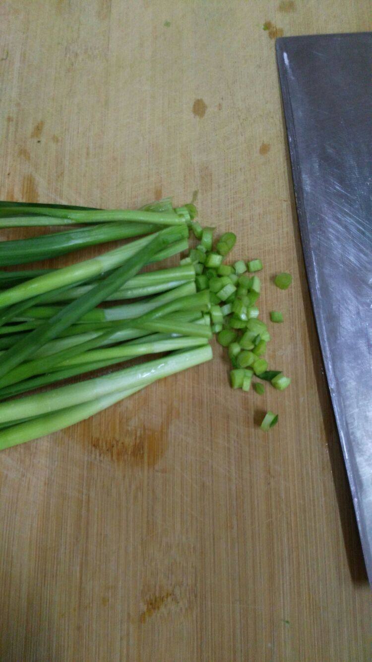 鱼太牛虾爬子水饺的做法步骤：2