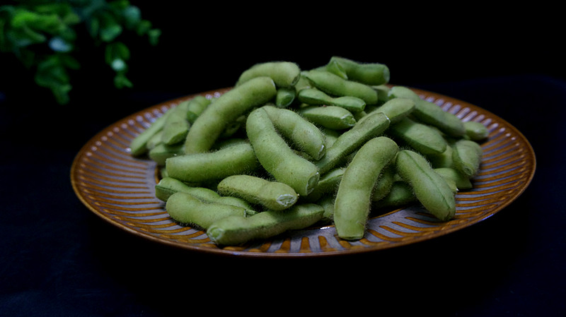 麻辣卤毛豆的做法步骤：2