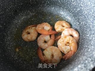 鲜虾牛油果三明治的做法步骤：2