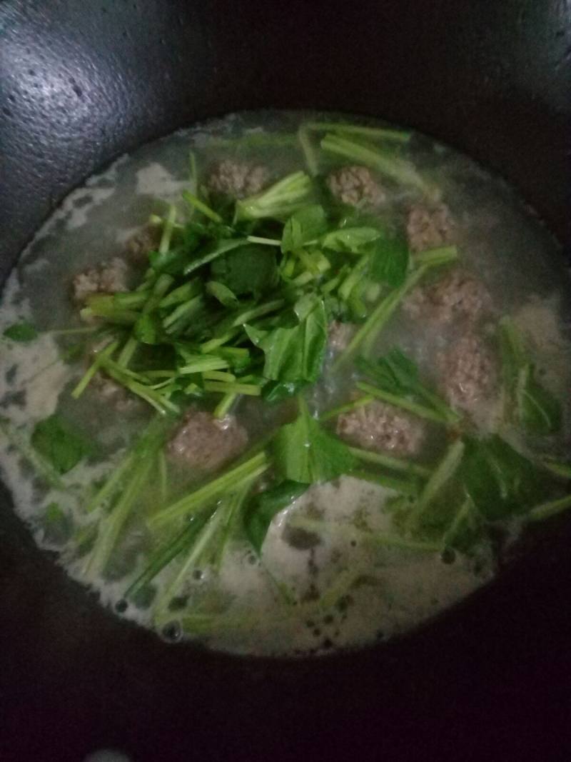 清汤菠菜牛肉丸的做法步骤：3