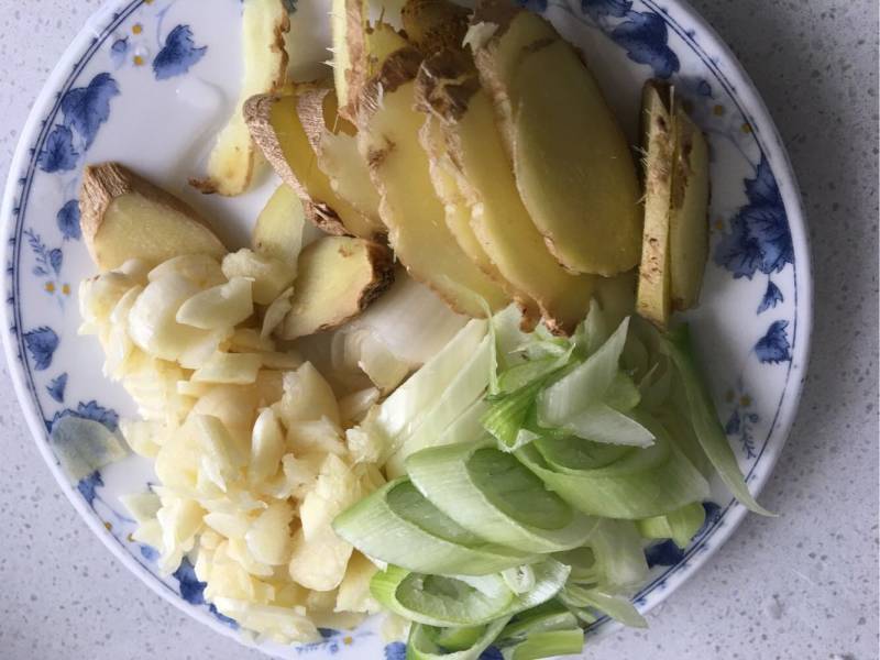 土豆家高频率下饭菜--【香煎肉末土豆片】的做法步骤：1