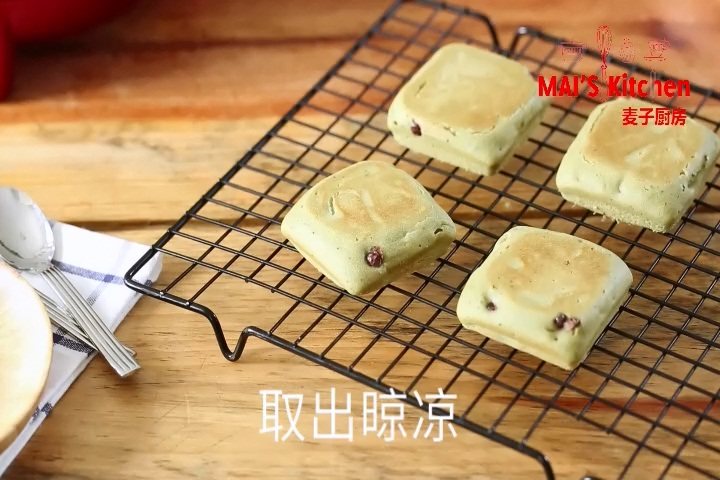 清新快手 | 抹茶蜜豆夹心蛋糕的做法步骤：14