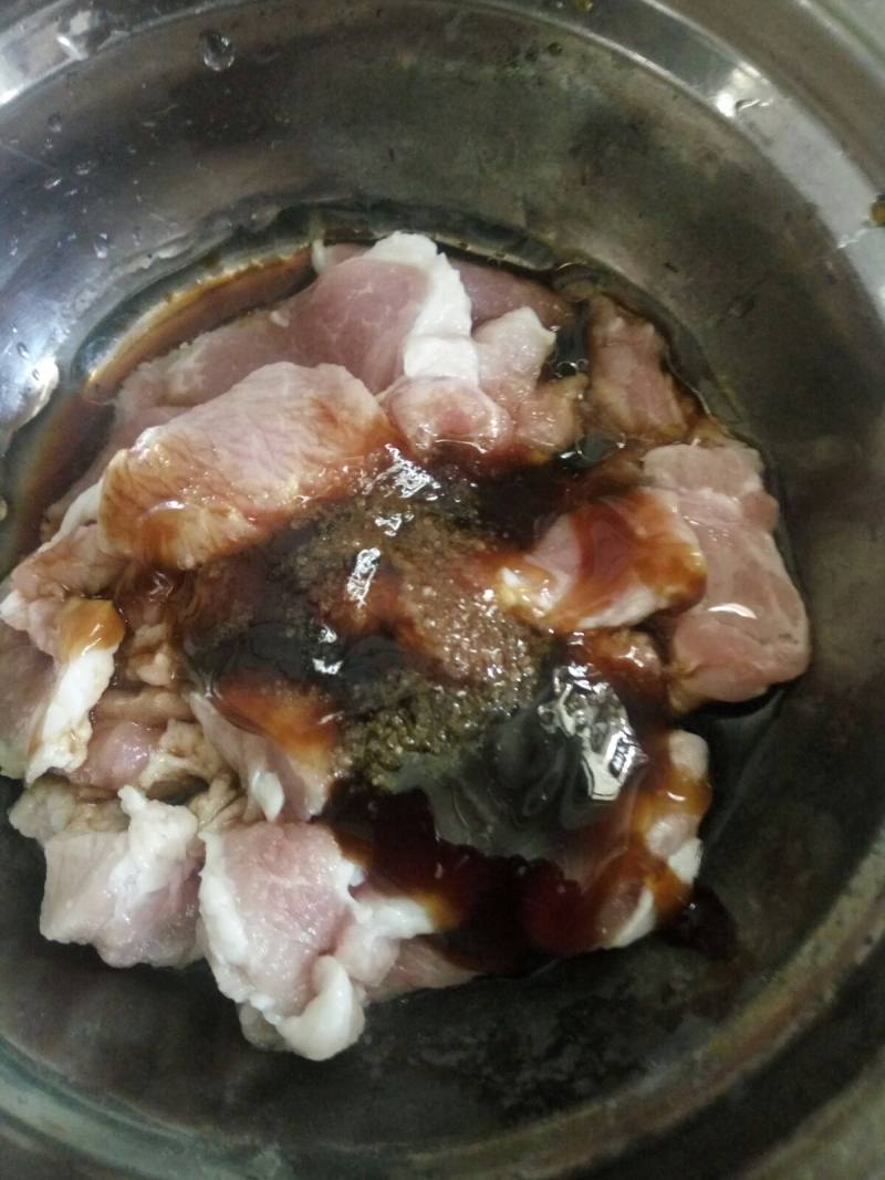 芹菜胡萝卜炒肉片的做法步骤：1