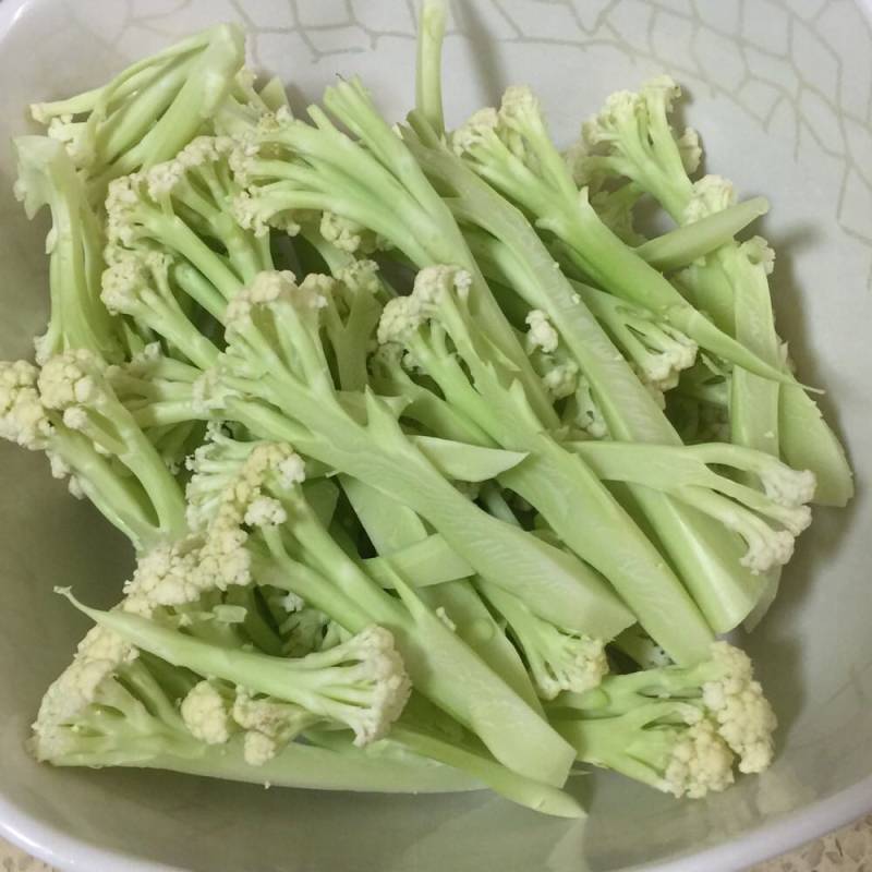 番茄菜花的做法步骤：1