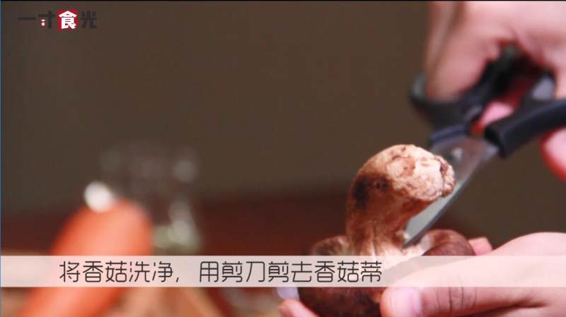 香菇酿肉的做法步骤：1