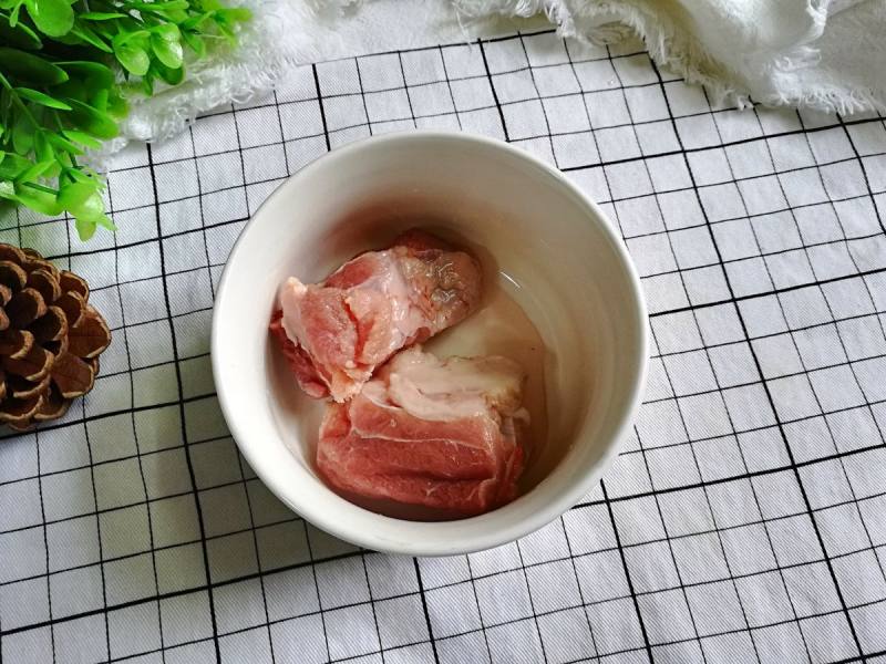 清肺化痰止咳食谱-石斛麦冬猪展汤的做法步骤：4