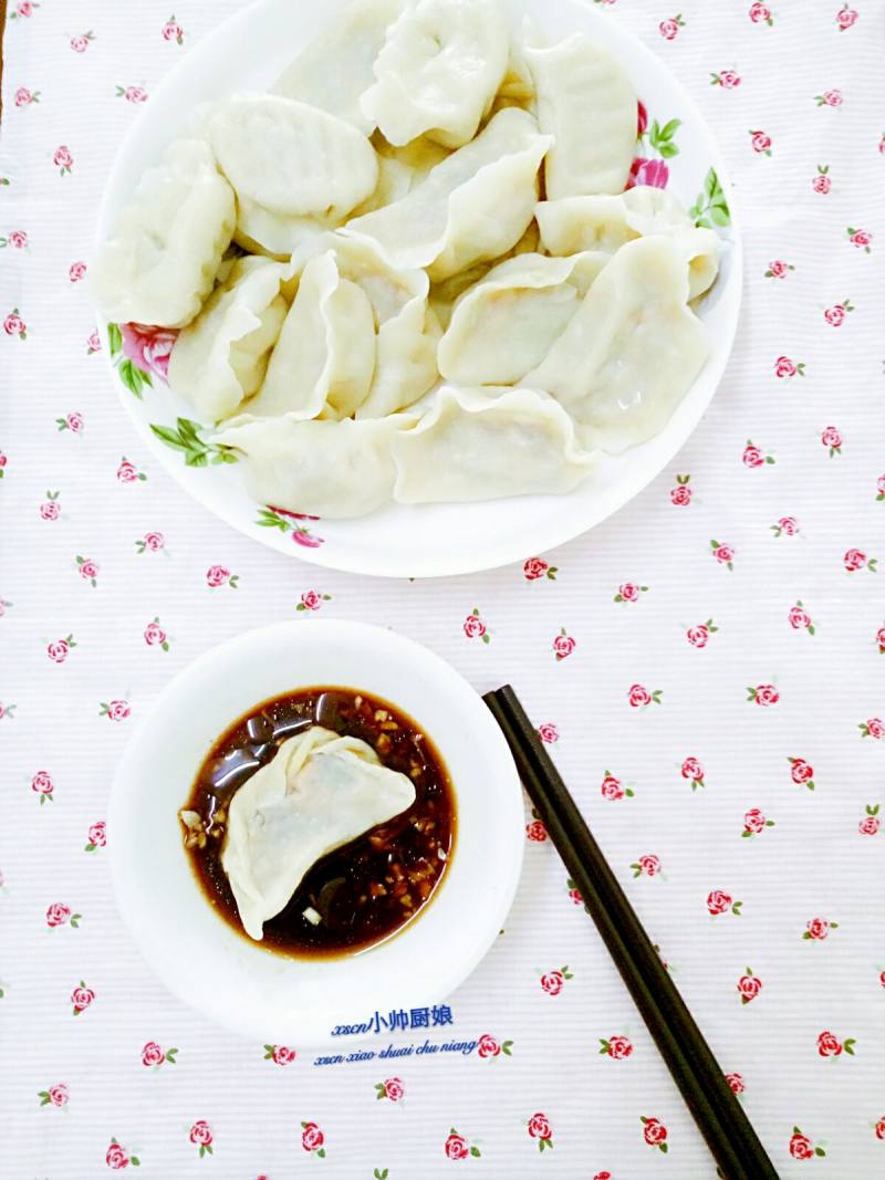 木耳胡萝卜牛肉水饺的做法步骤：4