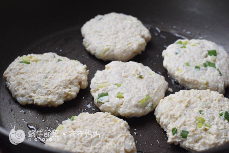 剩饭的春天——豆腐剩饭煎饼的做法步骤：3