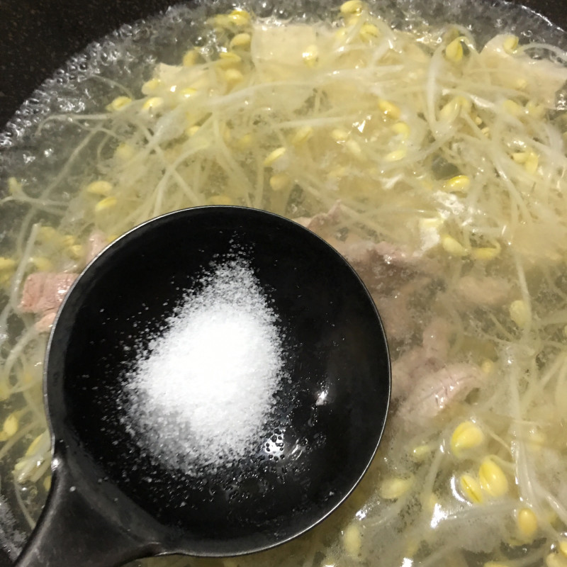 黄豆芽肉片汤的做法步骤：9