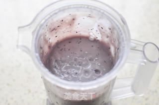 蓝莓香蕉燕麦豆乳的做法步骤：10