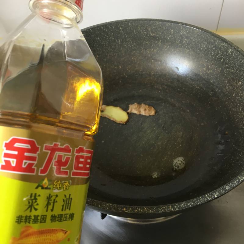 酸菜小龙虾的做法步骤：2