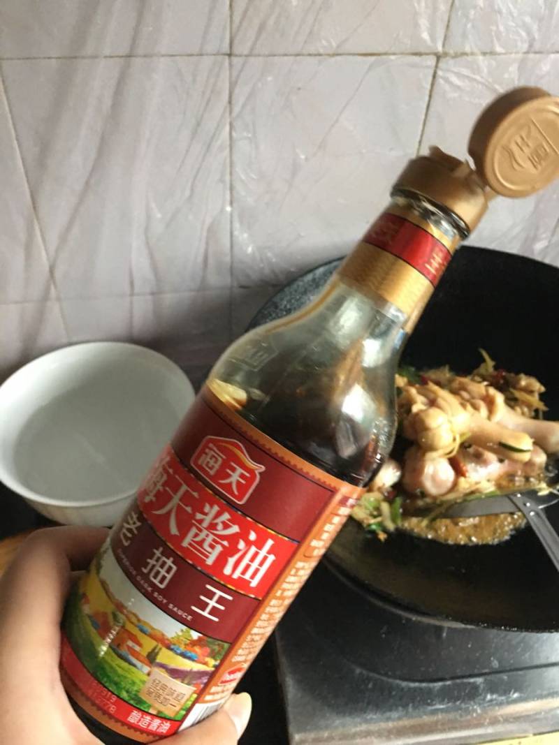 土豆烧鸡腿的做法步骤：5