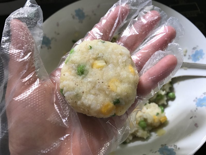 鸡蛋土豆杂蔬饼的做法步骤：8