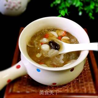 银耳红枣莲子汤的做法步骤：9