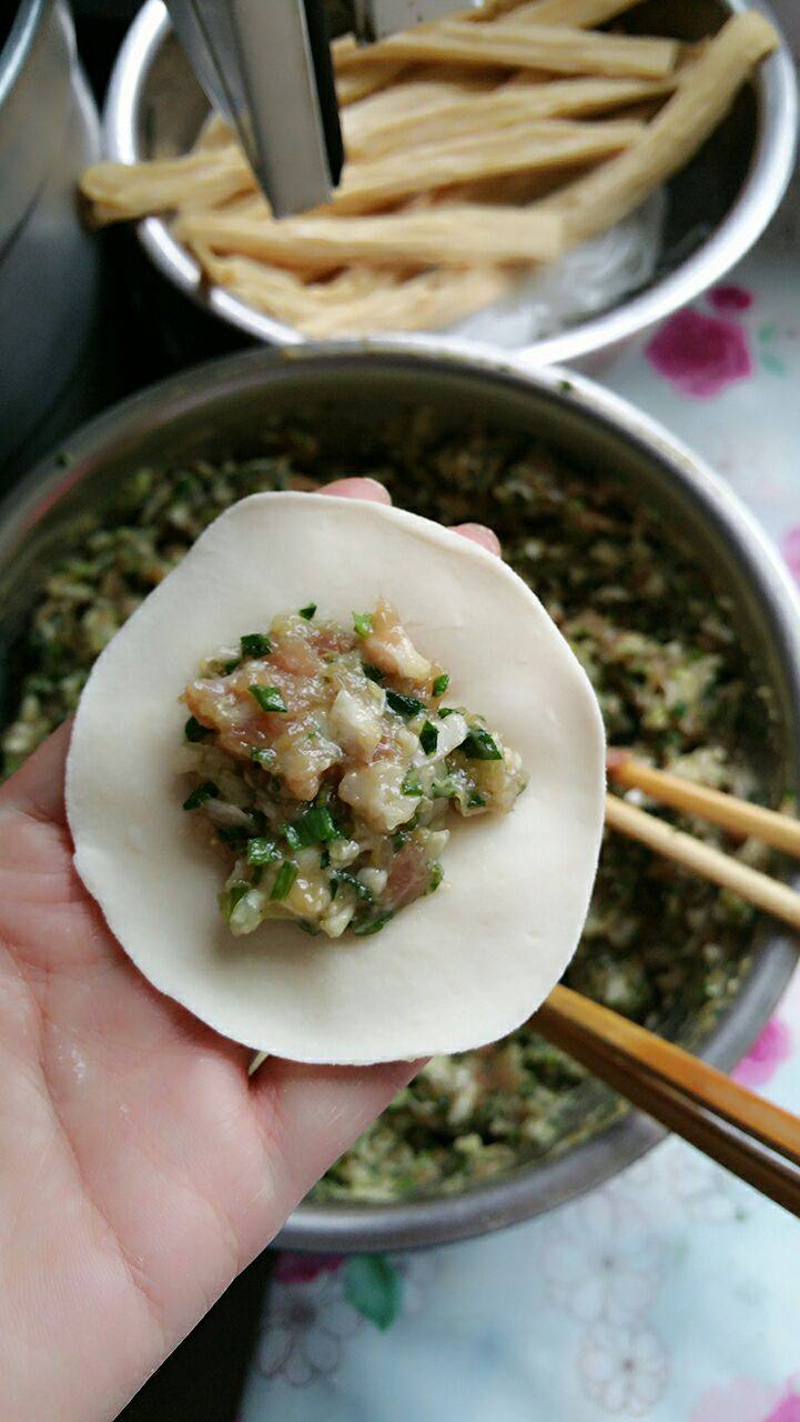 猪肉韭菜白菜馅饺子的做法步骤：8