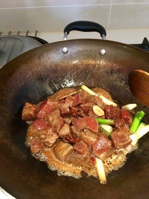 喷香的红烧牛肉土豆的做法步骤：3