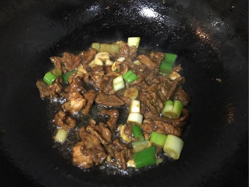 超香味土豆片炒肉的做法步骤：3