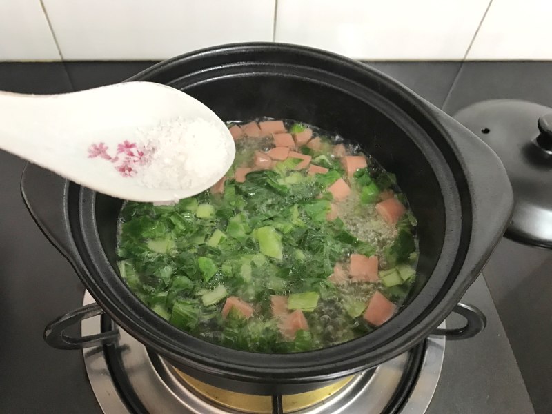 青菜火腿豆腐汤  的做法步骤：8