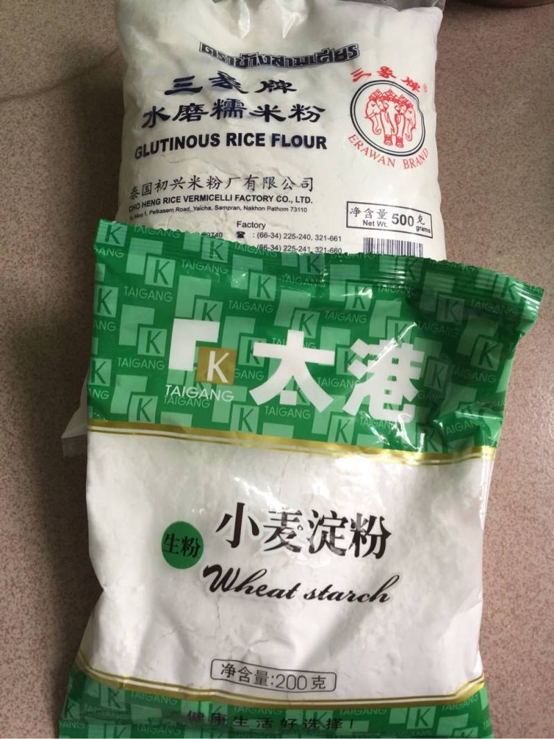 蒸月饼的做法步骤：1