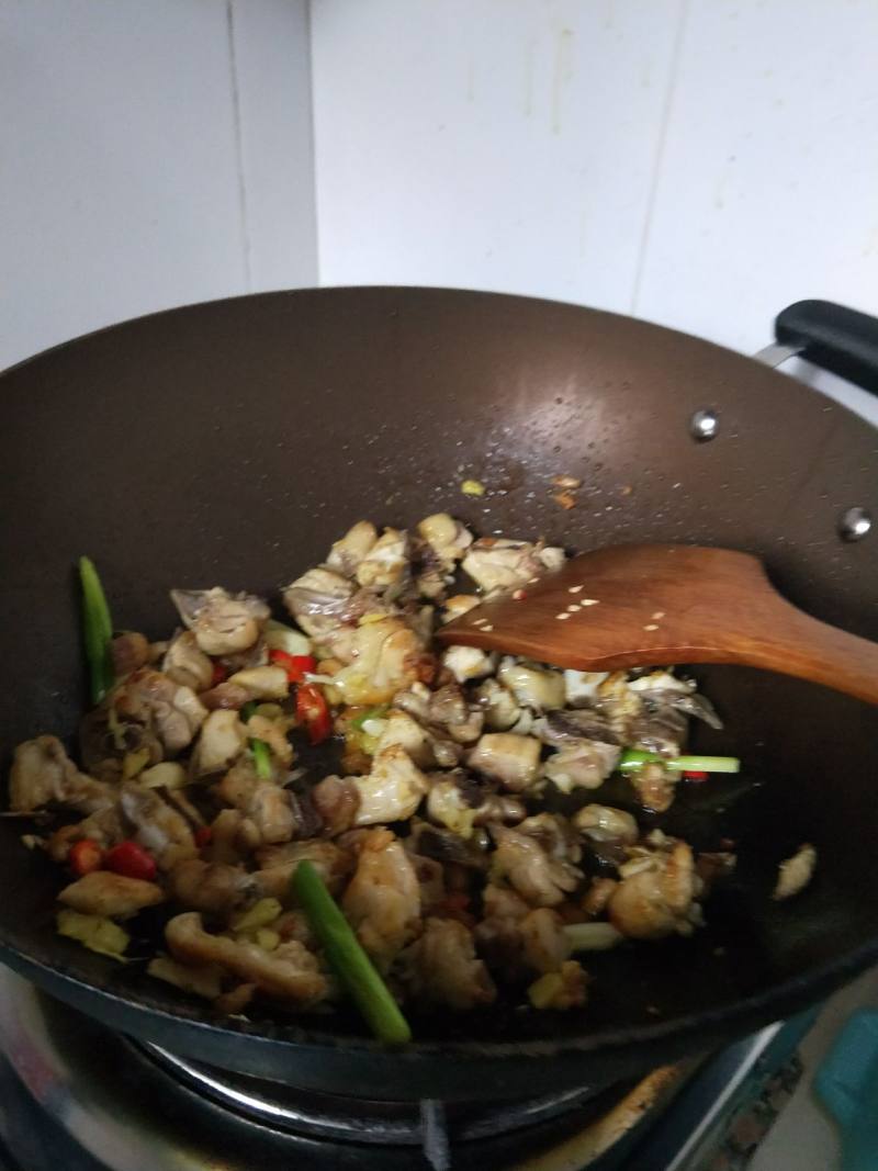 胡萝卜鸡腿焖饭的做法步骤：4