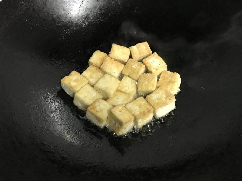 菠萝咕噜豆腐的做法步骤：3