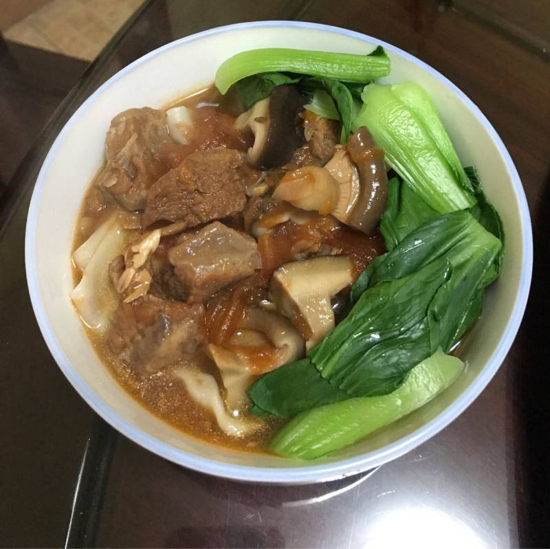 红烧蕃茄牛肉拉面的做法步骤：7