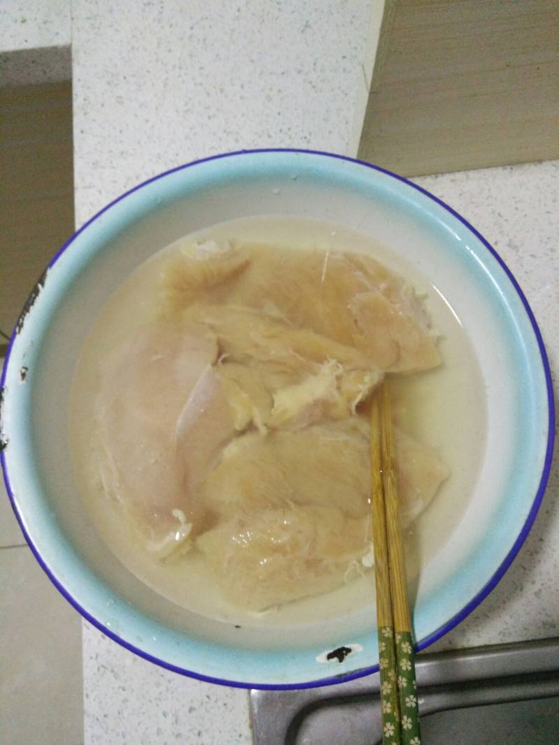 冬菇鸡胸肉的做法步骤：2