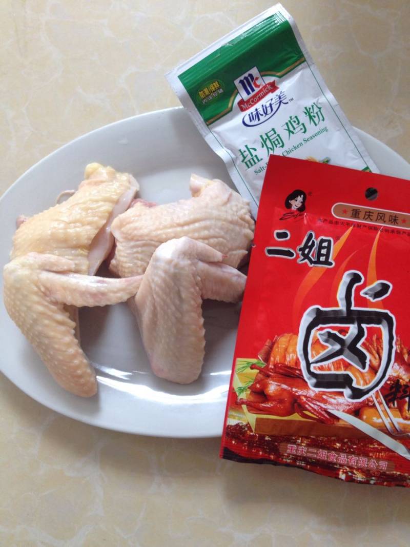 盐焗鸡翅和豆腐的做法步骤：1