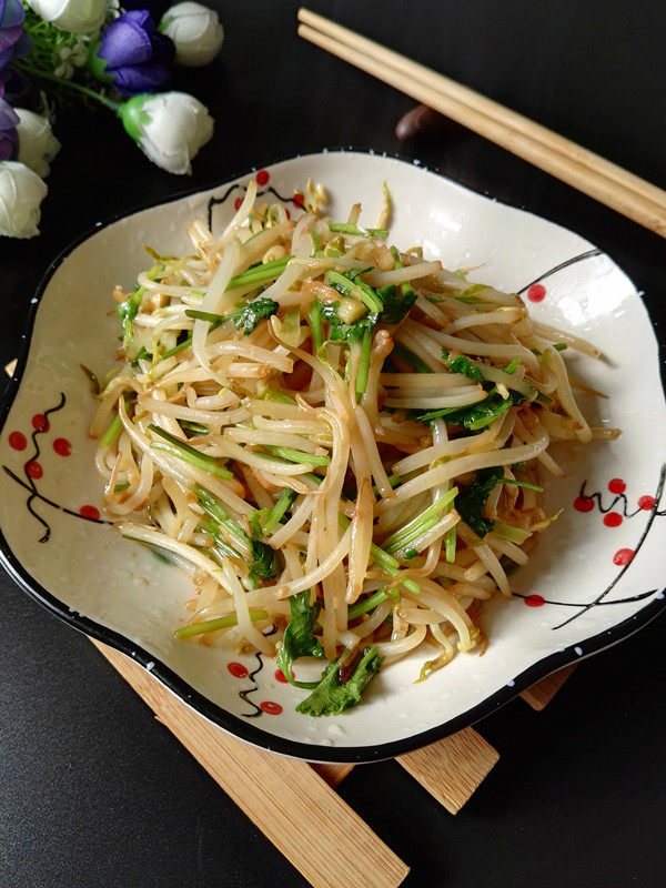 香菜炒豆芽的做法步骤：9