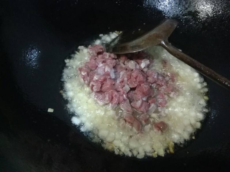 杏鲍菇牛肉酱的做法步骤：7