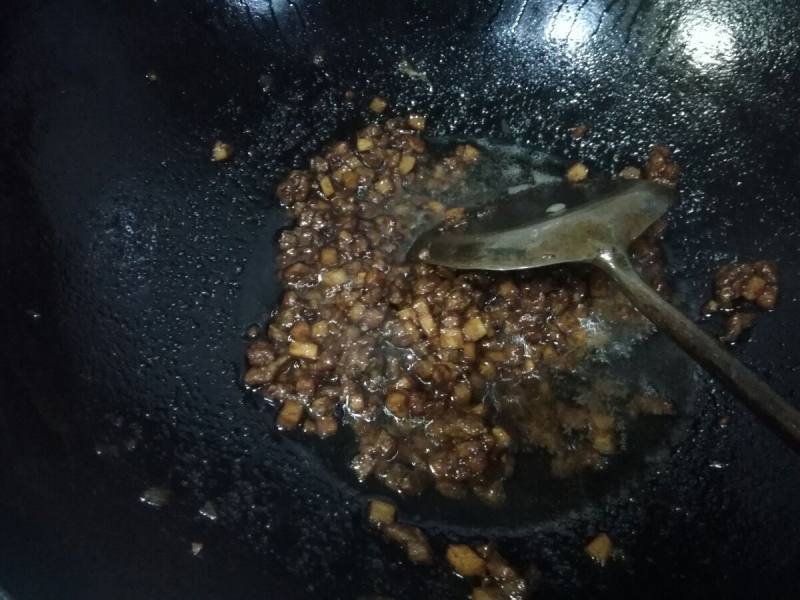 杏鲍菇牛肉酱的做法步骤：12