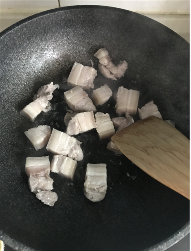 红烧肉炖土豆的做法步骤：4