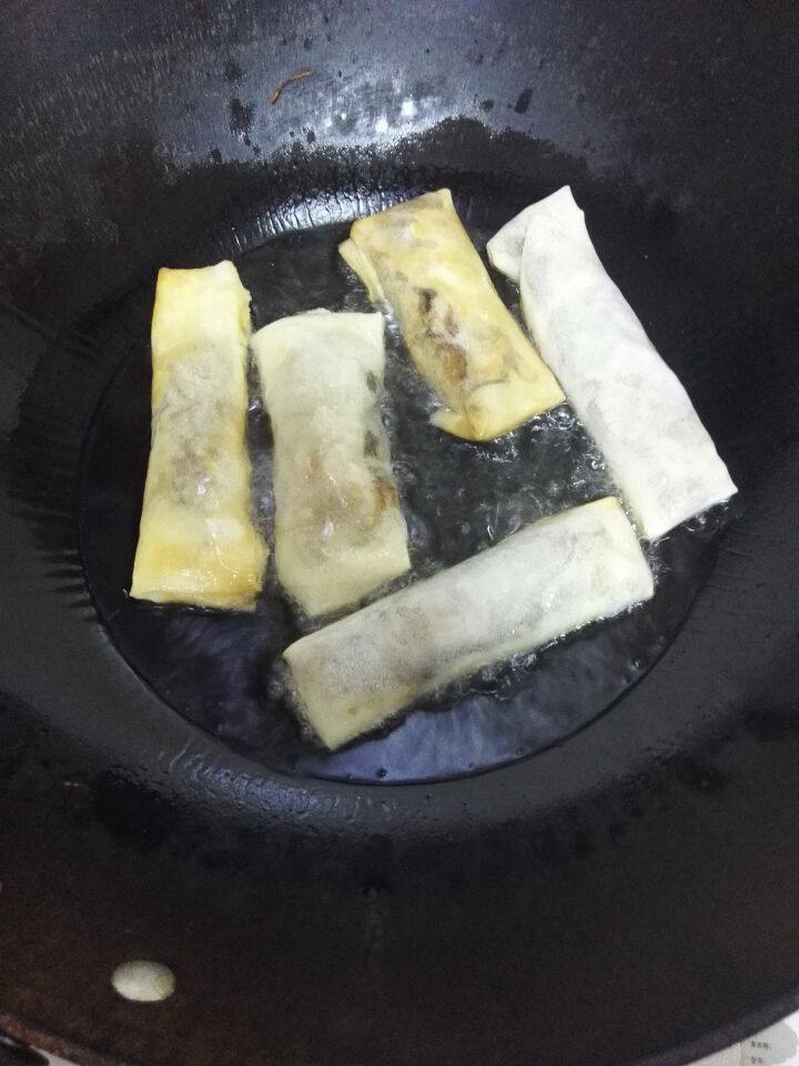 鸡肉粉丝春卷的做法步骤：5