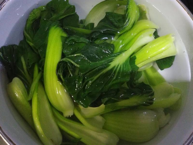 油菜木耳鸡蛋馅饼的做法步骤：6