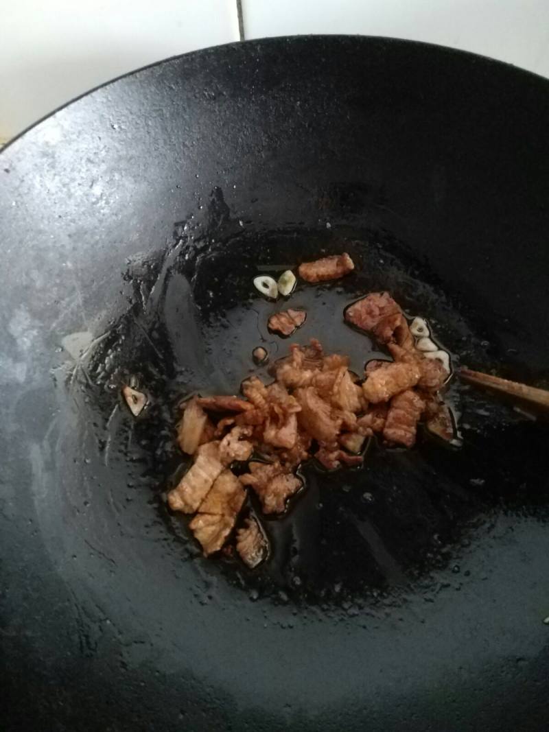 青椒肉炒饼的做法步骤：1