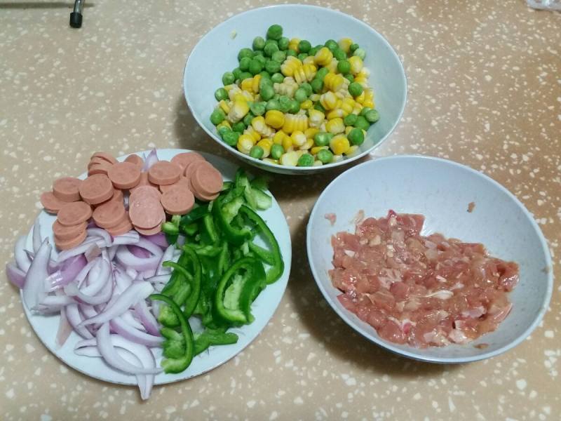 鸡肉什锦披萨的做法步骤：3