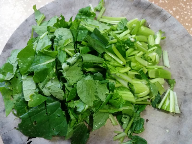 鸡蛋青菜炒饭的做法步骤：2