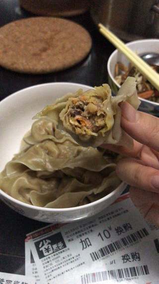 蟹粉虾仁香菇大馄饨的做法步骤：6